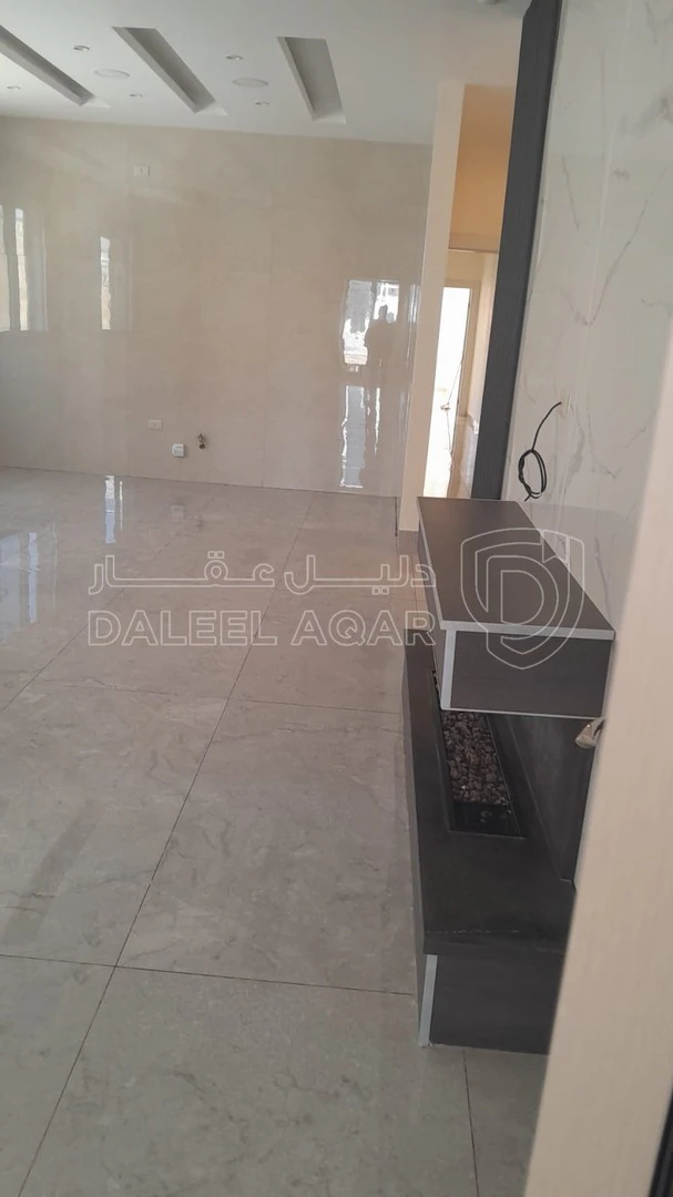 شقة في اراضي غرب عمان - 120,000 دأ - صورة 1